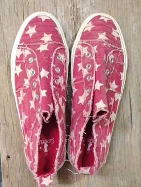 Conkys Red Star-Print Canvas Slip-On Sneakers